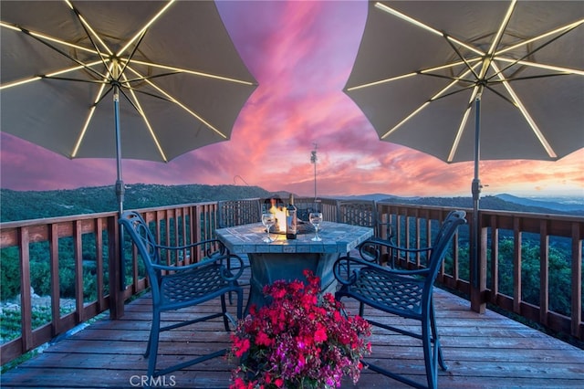 50806 Bramble Ln, Squaw Valley, CA 93675 - view of deck at dusk