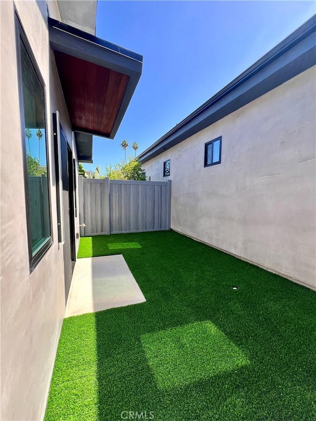 6829 Yolanda Ave, Reseda, CA 91335 - view of yard with a patio