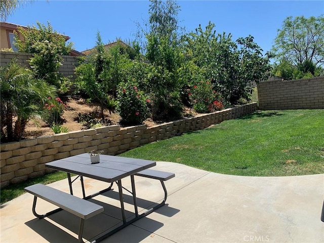 28626 Stonegate Ct, Valencia, CA 91354 - view of yard with a patio area and outdoor dining space