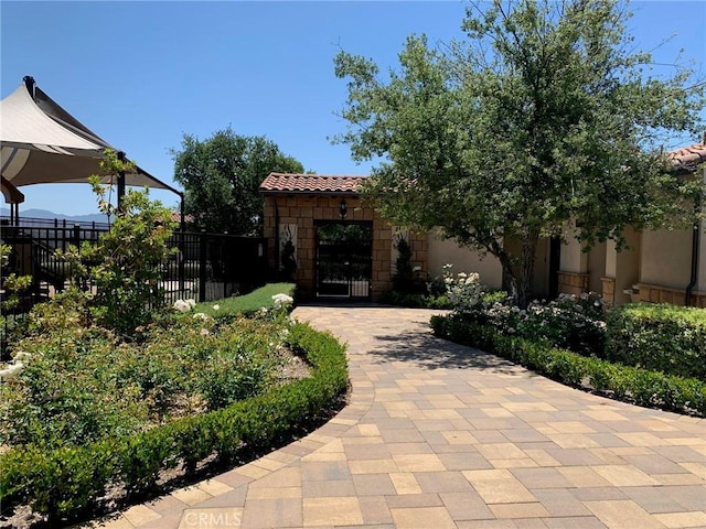 28626 Stonegate Ct, Valencia, CA 91354 - view of property's community