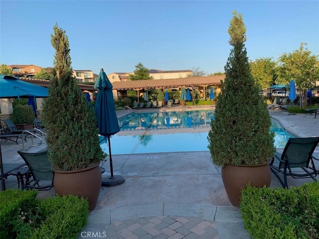 28626 Stonegate Ct, Valencia, CA 91354 - community pool featuring a patio