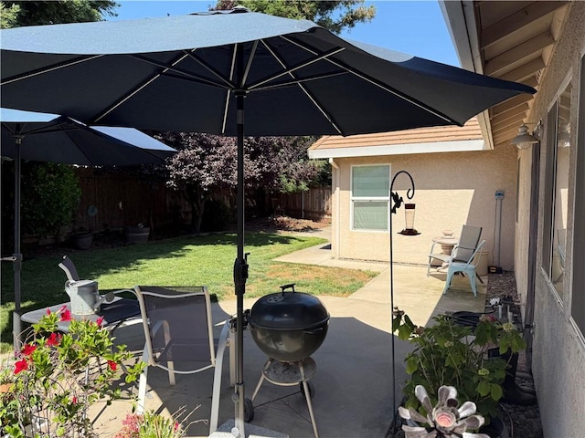 1438 Tumbleweed Ct, Oakdale, CA 95361 - view of patio with area for grilling