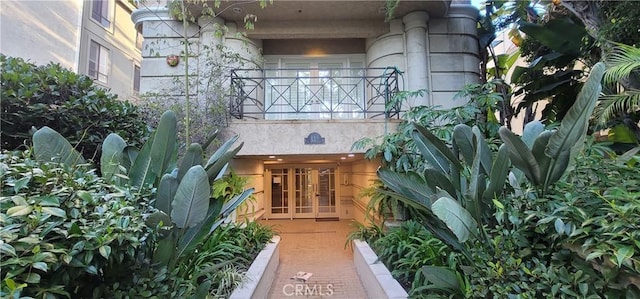 448 N Oakhurst Dr Unit 1, Beverly Hills, CA 90210 - property entrance with french doors