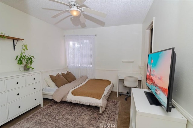 28948 Marilyn Dr, Canyon Country, CA 91387 - carpeted bedroom featuring ceiling fan