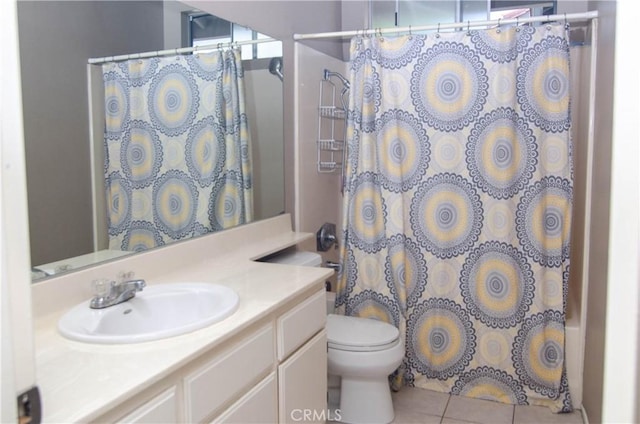 28948 Marilyn Dr, Canyon Country, CA 91387 - full bath featuring vanity, toilet, curtained shower, and tile patterned flooring
