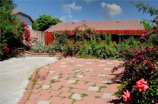 28948 Marilyn Dr, Canyon Country, CA 91387 - view of patio / terrace