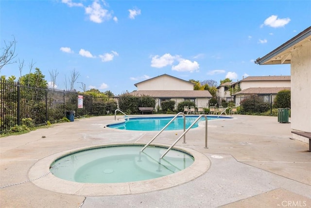 3404 Los Mochis Way, Oceanside, CA 92056 - community pool with a community hot tub and a patio