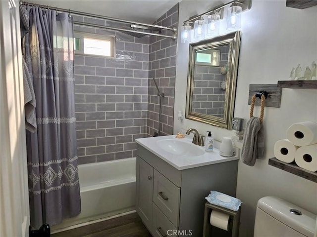 1707 Alta St, Redlands, CA 92374 - bathroom with shower / tub combo, vanity, and toilet