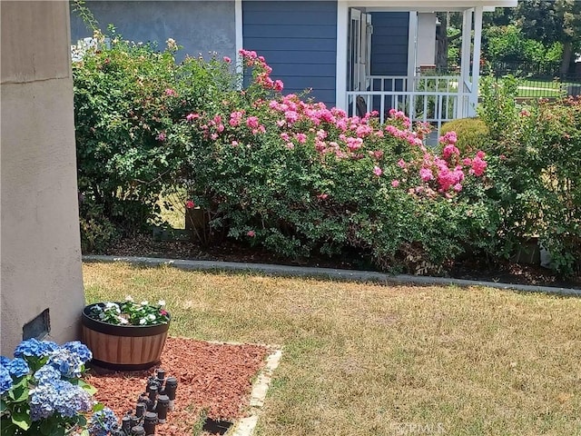 16701 Chatsworth St, Granada Hills, CA 91344 - view of grassy yard