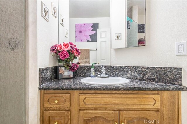 14752 Grafton Ln, Helendale, CA 92342 - bathroom featuring vanity