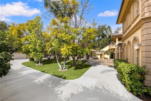 1539 Rodeo Rd, Arcadia, CA 91006 - surrounding community with a lawn and stairs