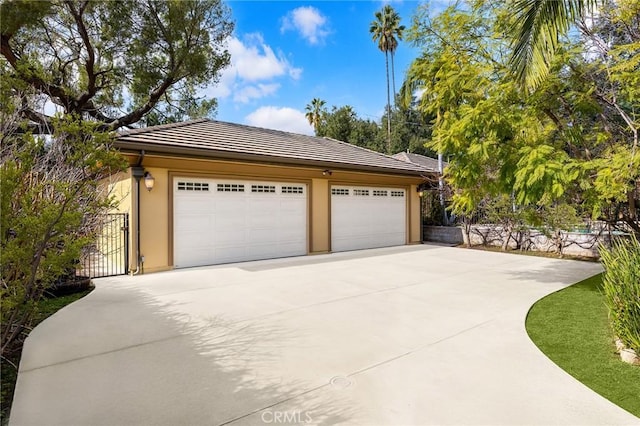 1539 Rodeo Rd, Arcadia, CA 91006 - detached garage featuring a gate