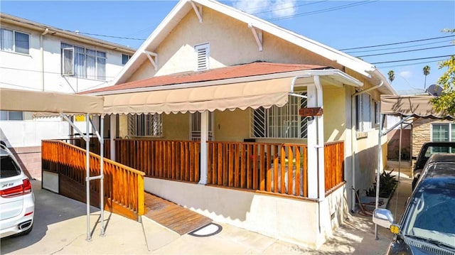 1610 N Hobart Blvd, Los Angeles, CA 90027 - view of front of property with stucco siding