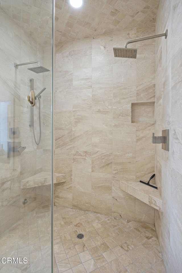 815 Mandalay Beach Rd, Oxnard, CA 93035 - full bath with tiled shower