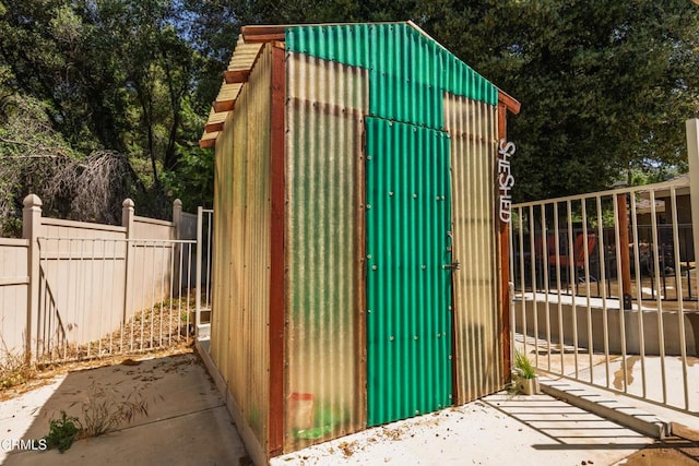 51793 Quail Ridge Rd, Oakhurst, CA 93644 - view of shed with a gate