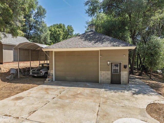 51793 Quail Ridge Rd, Oakhurst, CA 93644 - garage featuring a detached garage