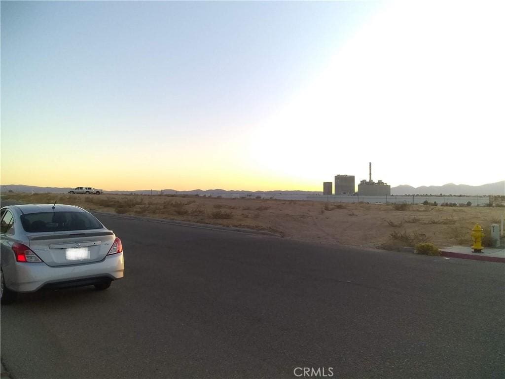 13430 Jubilee Pl, Victorville, CA 92395 - photo 2