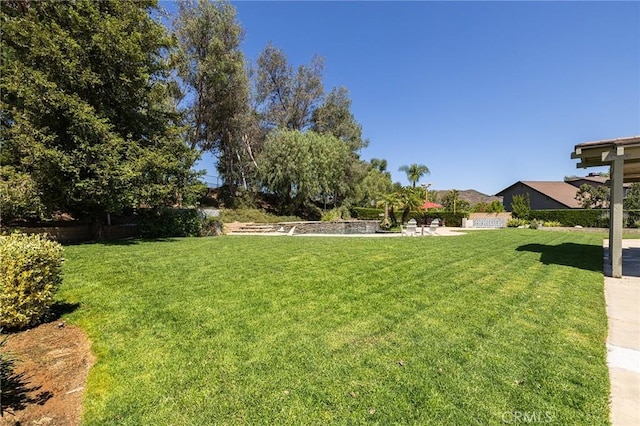 469 Grinnel Ct, Simi Valley, CA 93065 - view of grassy yard