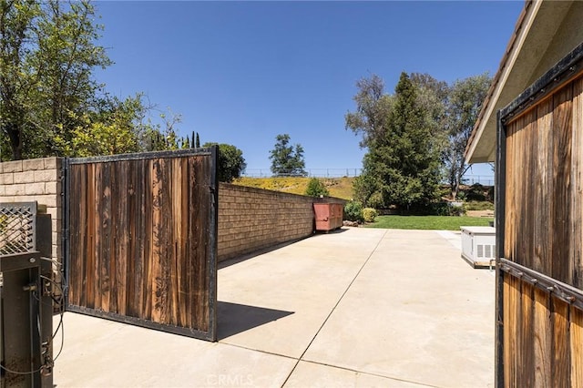 469 Grinnel Ct, Simi Valley, CA 93065 - view of patio / terrace