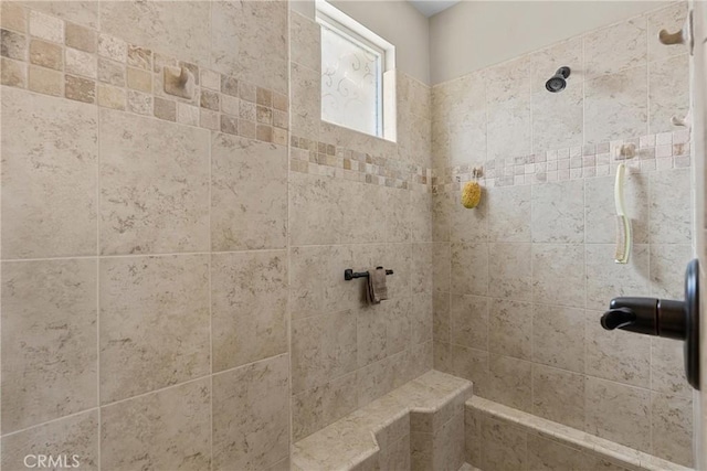 905 Romneya Ln, Santa Maria, CA 93455 - full bath with a tile shower