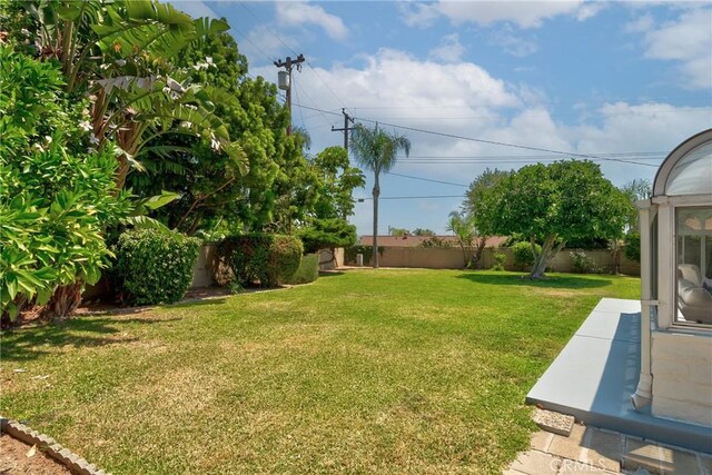 1525 E Baldwin Ave, Orange, CA 92865 - view of yard