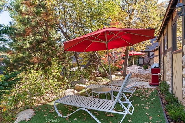 27625 High Knoll Rd, Lake Arrowhead, CA 92352 - view of patio / terrace