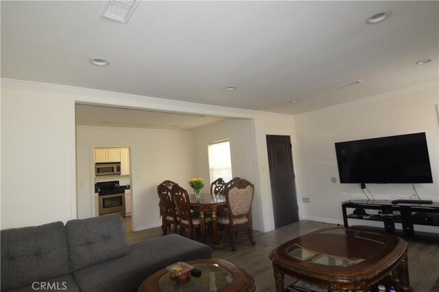 9930 Saticoy St, Sun Valley, CA 91504 - photo 4