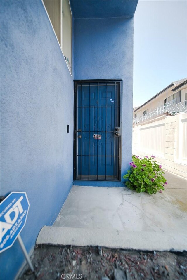 532 Venice Way Unit 8, Inglewood, CA 90302 - entrance to property with stucco siding