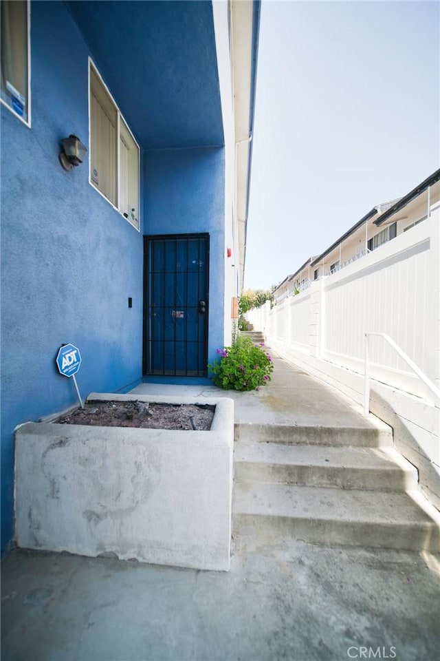 532 Venice Way Unit 8, Inglewood, CA 90302 - entrance to property with stucco siding