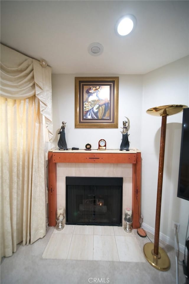 532 Venice Way Unit 8, Inglewood, CA 90302 - detailed view of a tile fireplace