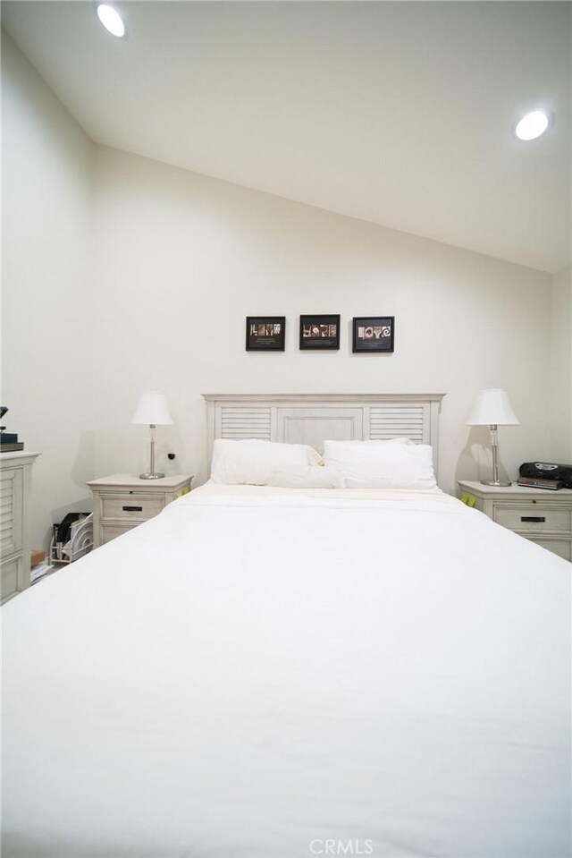 532 Venice Way Unit 8, Inglewood, CA 90302 - bedroom featuring lofted ceiling and recessed lighting