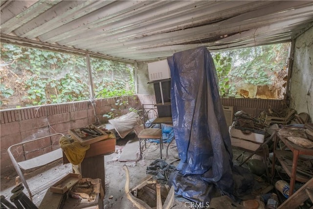 1248 E 65th St, Los Angeles, CA 90001 - view of sunroom / solarium