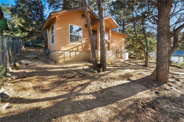 3504 Minnesota Trl, Frazier Park, CA 93225 - view of side of property featuring stucco siding