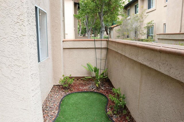 11215 Avenida De Los Lobos Unit F, Rancho Bernardo San Diego, CA 92127 - balcony featuring a putting area