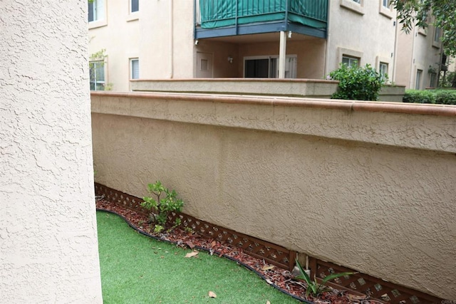 11215 Avenida De Los Lobos Unit F, Rancho Bernardo San Diego, CA 92127 - exterior view of stucco siding