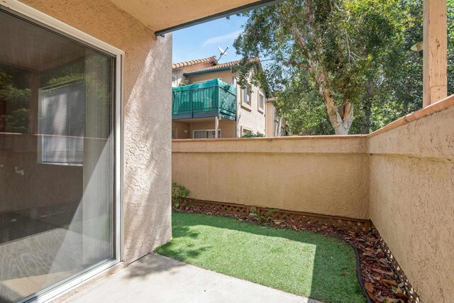 11215 Avenida De Los Lobos Unit F, Rancho Bernardo San Diego, CA 92127 - view of yard