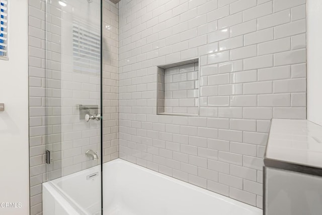 15233 Camarillo St, Sherman Oaks, CA 91403 - full bath featuring  shower combination
