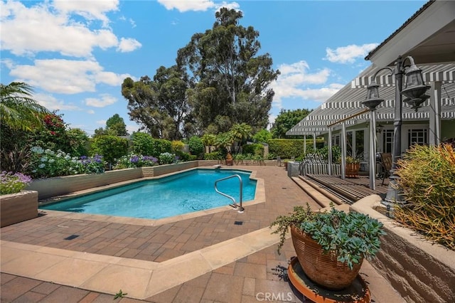 1463 Avolencia Dr, Fullerton, CA 92835 - swimming pool featuring a patio area