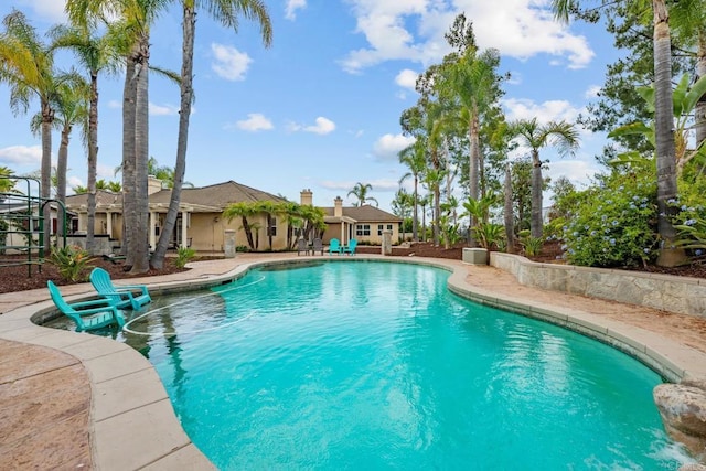 2227 Villa Verde Rd, Escondido, CA 92029 - swimming pool featuring a patio