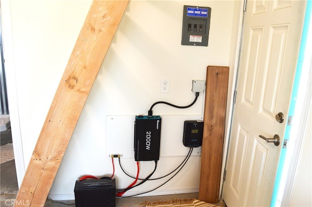 310 Enchanted Rd, Joshua Tree, CA 92252 - detailed view of baseboards and electric panel