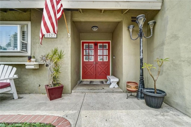 1523 Lynton Ave, Wilmington, CA 90744 - entrance to property with stucco siding