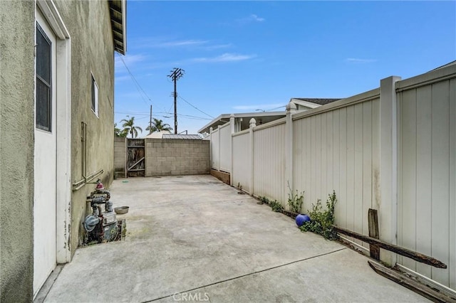 1523 Lynton Ave, Wilmington, CA 90744 - fenced backyard with a patio