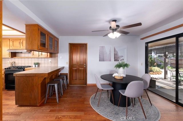 250 Coral Ct, Pismo Beach, CA 93449 - dining room featuring a ceiling fan and light wood-style flooring