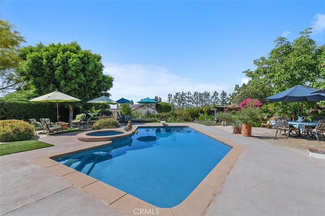 10830 Orchard View Ln, Riverside, CA 92503 - view of swimming pool featuring a patio and a pool with connected hot tub