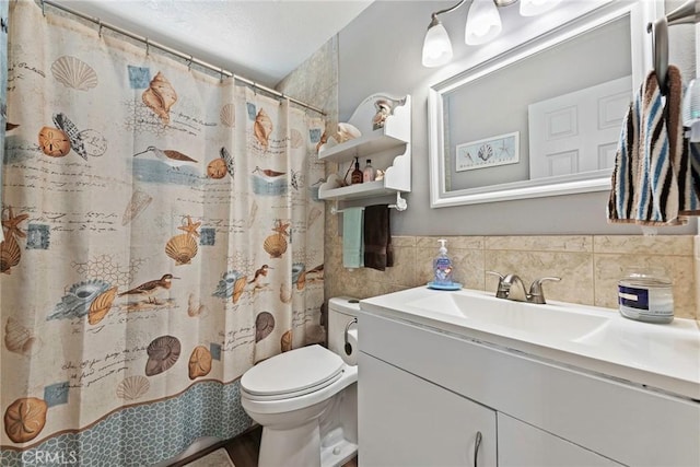 9081 Mandarin Ln, Riverside, CA 92508 - bathroom featuring toilet, tile walls, vanity, and curtained shower