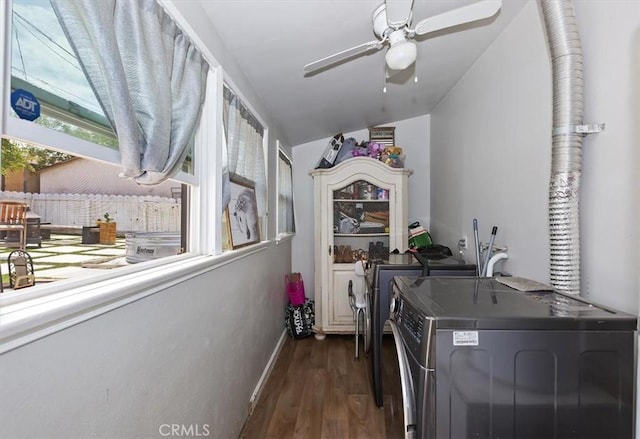 112 W Grandview Dr, Barstow, CA 92311 - laundry area featuring washing machine and clothes dryer, a ceiling fan, dark wood finished floors, and healthy amount of natural light