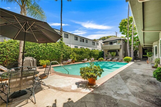 1330 N Crescent Heights Blvd Unit 12, West Hollywood, CA 90046 - community pool featuring a patio