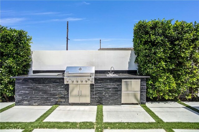 9743 Monogram Ave, Northridge, CA 91343 - view of patio / terrace featuring a sink
