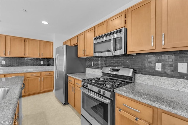 34167 Shasta Dr, Lake Elsinore, CA 92532 - photo 16