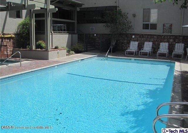 330 S Mentor Ave Unit 233, Pasadena, CA 91106 - view of community pool